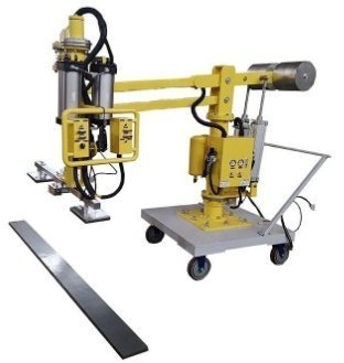 Пневматический манипулятор на перемещаемом напольном основании в Петрозаводске Пневматический манипулятор на перемещаемом напольном основании в Петрозаводске